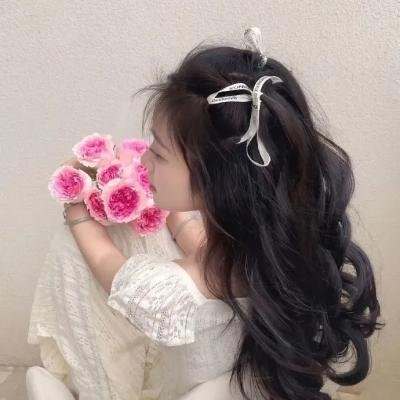 颁奖礼红毯实拍：流量艺人离婚传闻疯传，服务器被挤瘫痪